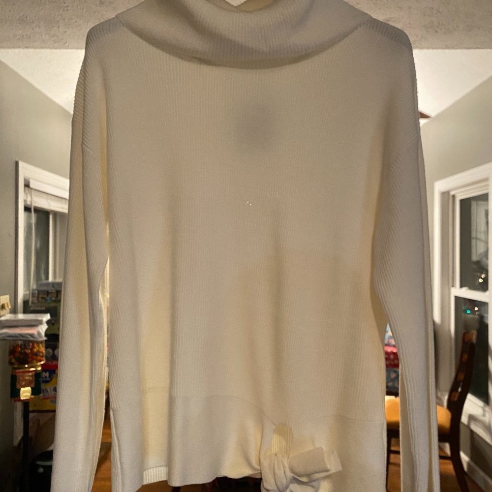 KAARI blue Womens TURTLE NECK SWEATER Sz L  ATLAS IVORY  Everyday Essentials NWT
